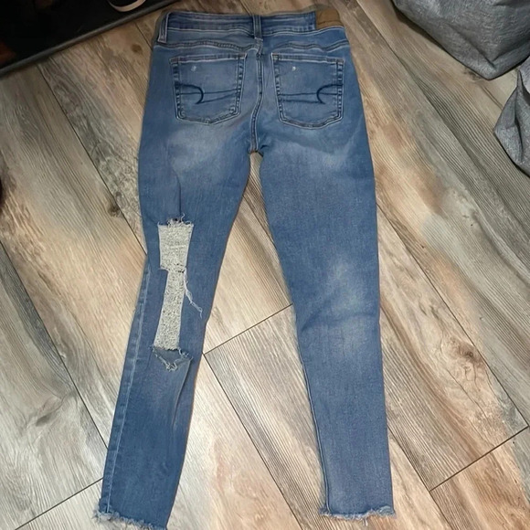 American Eagle Jegging Jeans Ankle Cropped Distressed Holes Size 4 Short - Picture 2 of 2